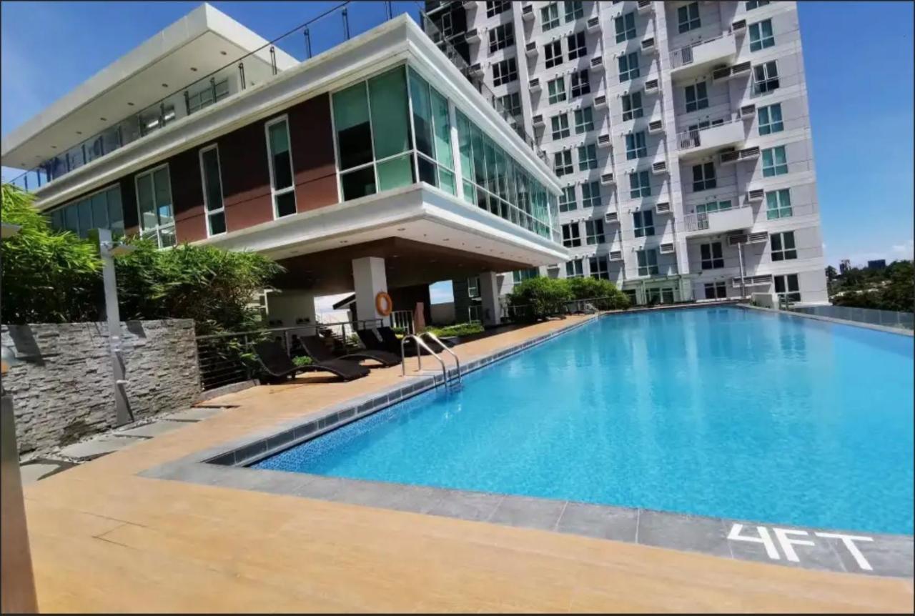 Feels Like Home Condos Abreeza Place Tower 1 & 2 Davao Stadt Exterior foto