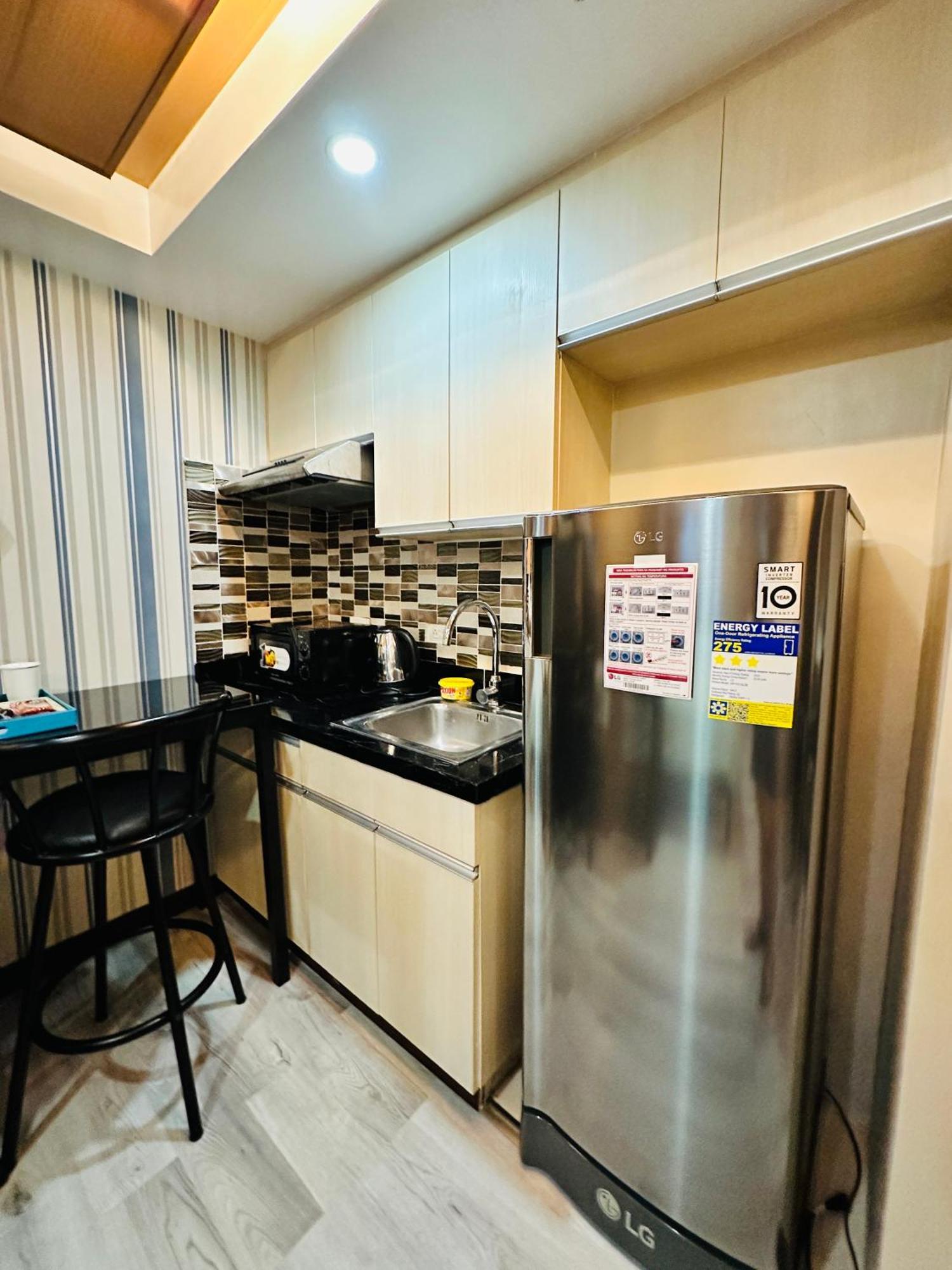 Feels Like Home Condos Abreeza Place Tower 1 & 2 Davao Stadt Exterior foto